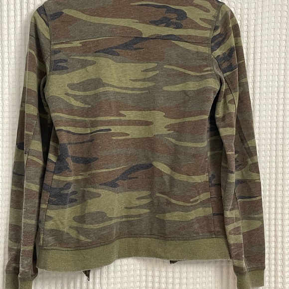 Camo Zip Up Sweater - Picture 2 of 4
